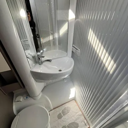 ספינת מלון Endless - Mobile - 4 People שוורין