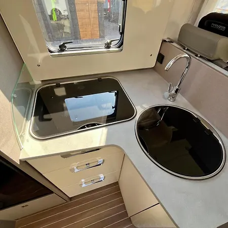 Endless - Mobile - 4 People ספינת מלון שוורין